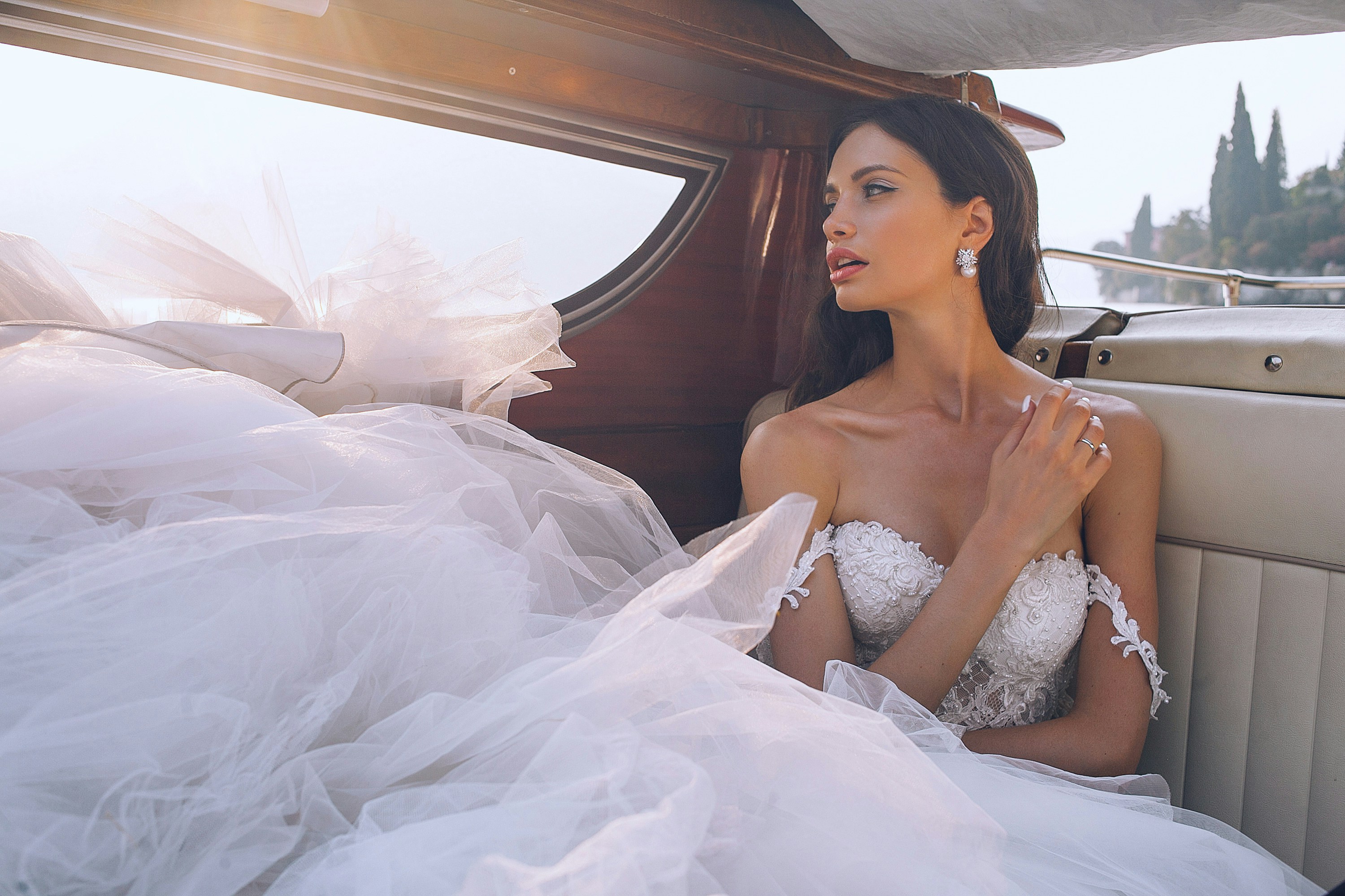 Editorial bride in vintage car